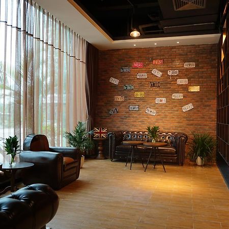 James Joyce Coffetel Hotel Guangzhou Baiyun Street North Branch Экстерьер фото