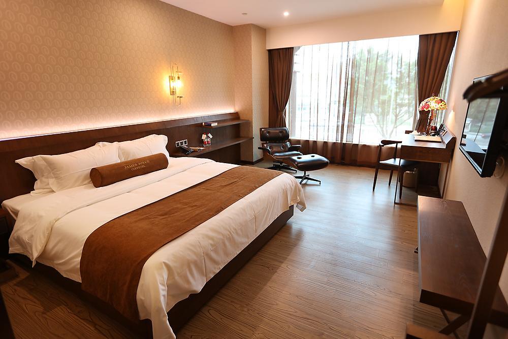 James Joyce Coffetel Hotel Guangzhou Baiyun Street North Branch Экстерьер фото