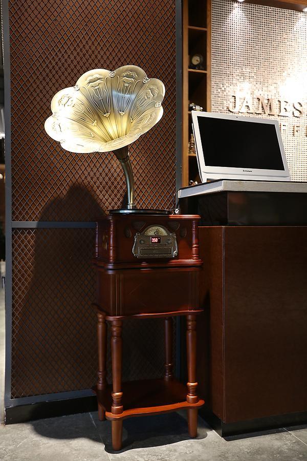 James Joyce Coffetel Hotel Guangzhou Baiyun Street North Branch Экстерьер фото